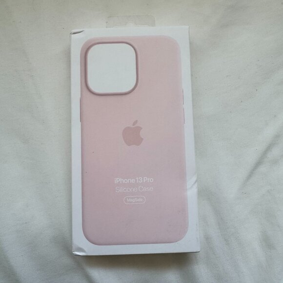 NWT, Apple iPhone 13 Pro Silicone Case with MagSafe - Chalk Pink / Light Pink - Picture 4 of 11